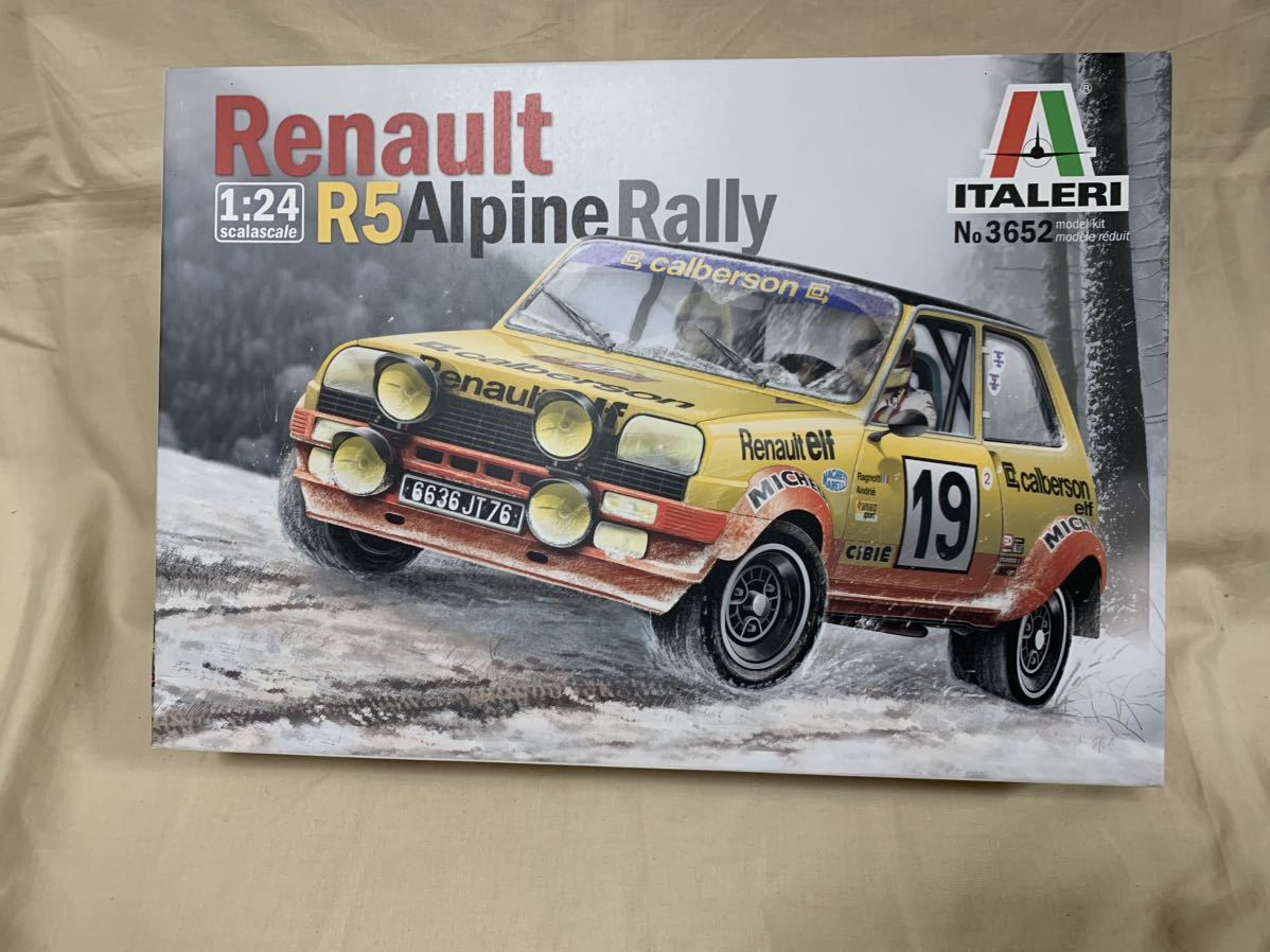 イタレリ 1/24 ルノー R5 Alpine Rally 未組立_画像1