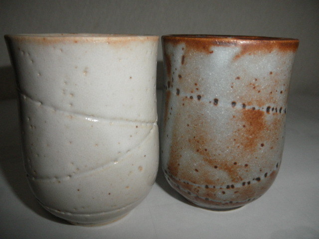 @@ 志野焼　志野　鼠志野　茶道具　湯呑み 日本の陶磁　湯呑　長湯呑　2個　趣のある一品もの　_画像5