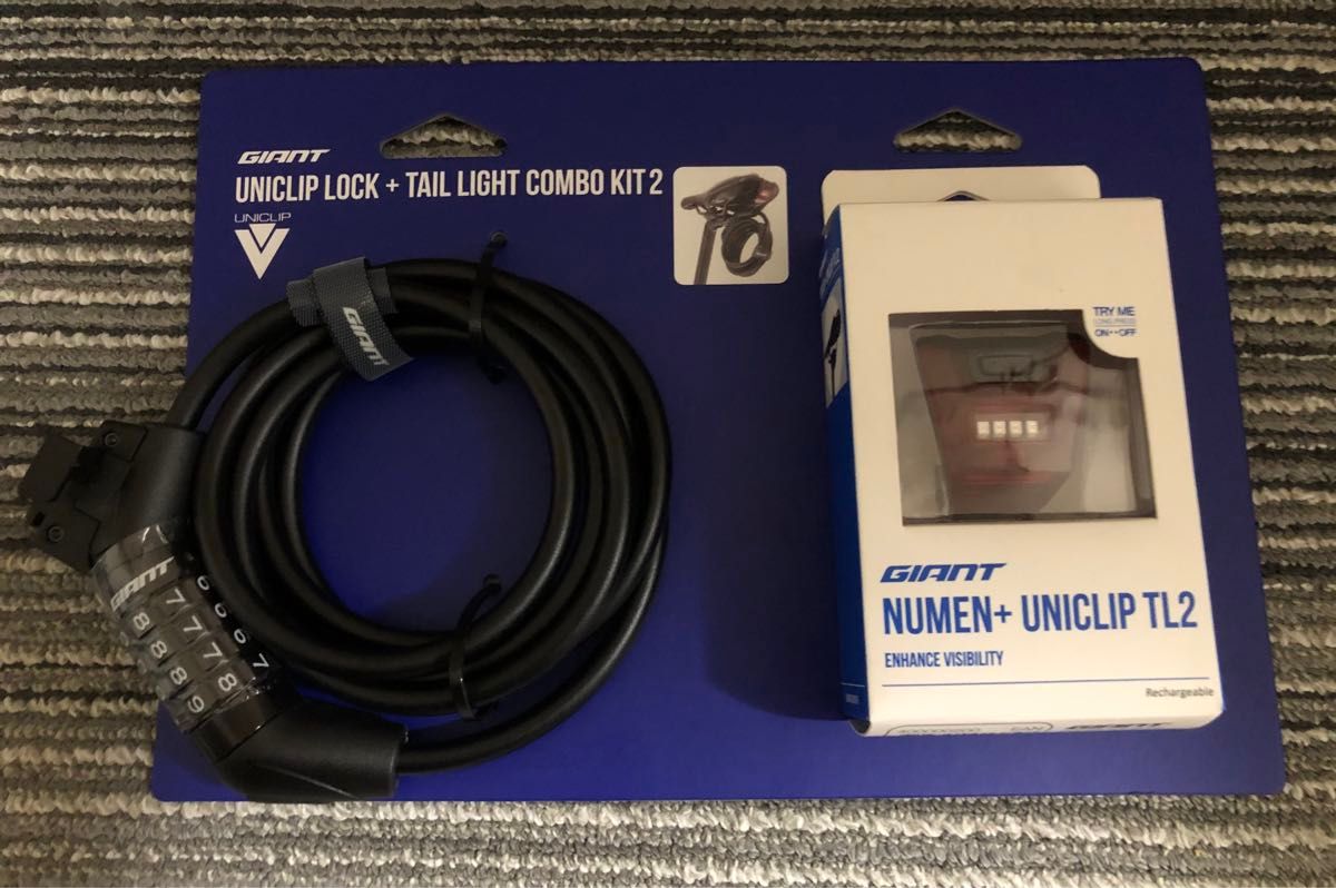 ジャイアント UNICLIP LOCK + TAIL LIGHT COMBO KIT 2 ユニ ジャイアント UNICLIP LOCK + TAIL LIGHT COMBO KIT 2 ユニ
