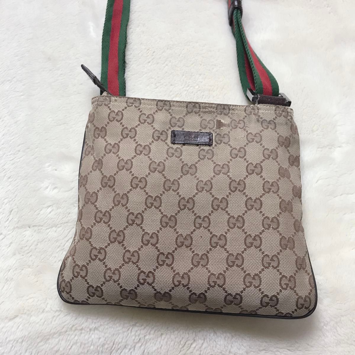 人気モデル GUCCI GG柄 シェリーライン ポシェット ショルダー 人気モデル GUCCI GG柄 シェリーライン ポシェット ショルダー