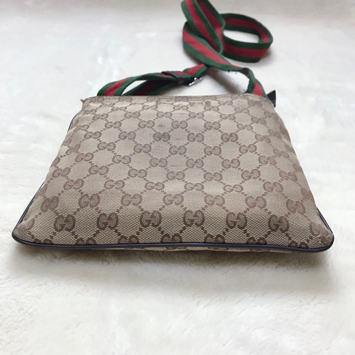 人気モデル GUCCI GG柄 シェリーライン ポシェット ショルダー 人気モデル GUCCI GG柄 シェリーライン ポシェット ショルダー