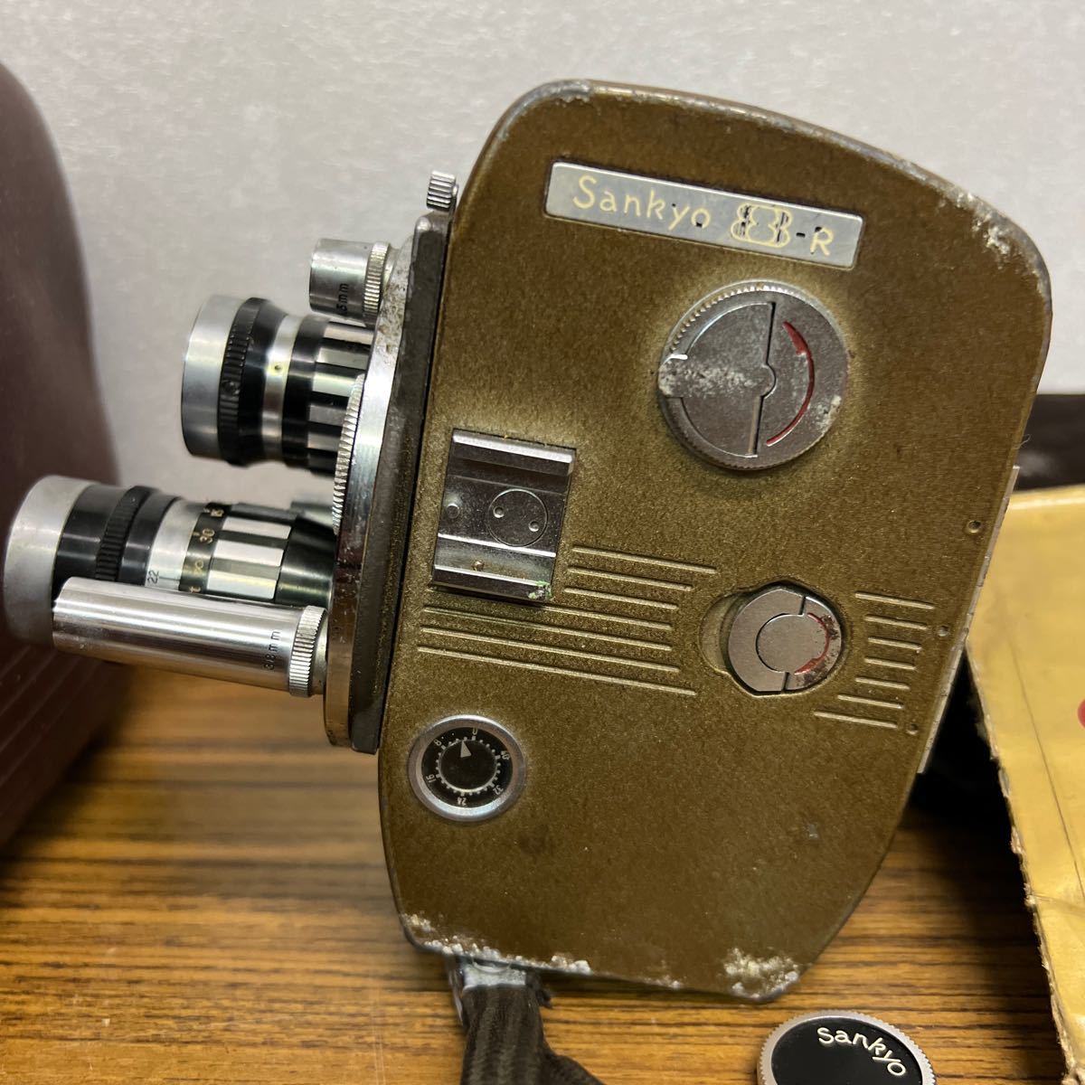 レトロ SANKYO 8-R 8mmカメラ ジャンク扱いの画像3