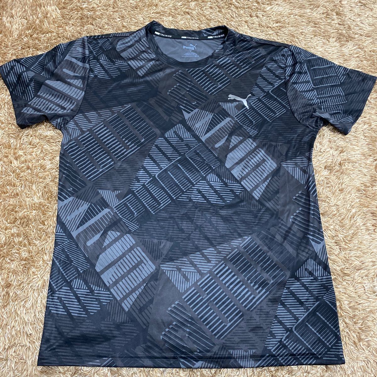 t16 PUMA Tシャツ サイズS表記 ベトナム製_画像1