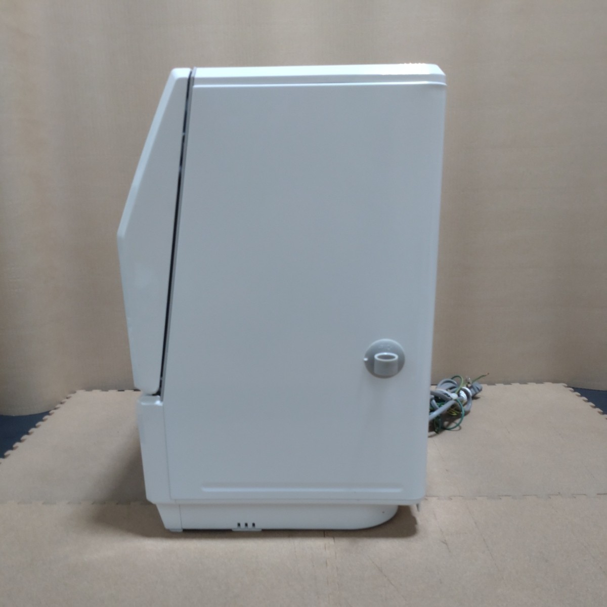 Panasonic パナソニック 電気食器洗い乾燥機 NP-TCM4-W 食洗機 据え置き 卓上 庫内容積 24L 2021年製 ホワイト 食器点数18点 通電確認済_画像5
