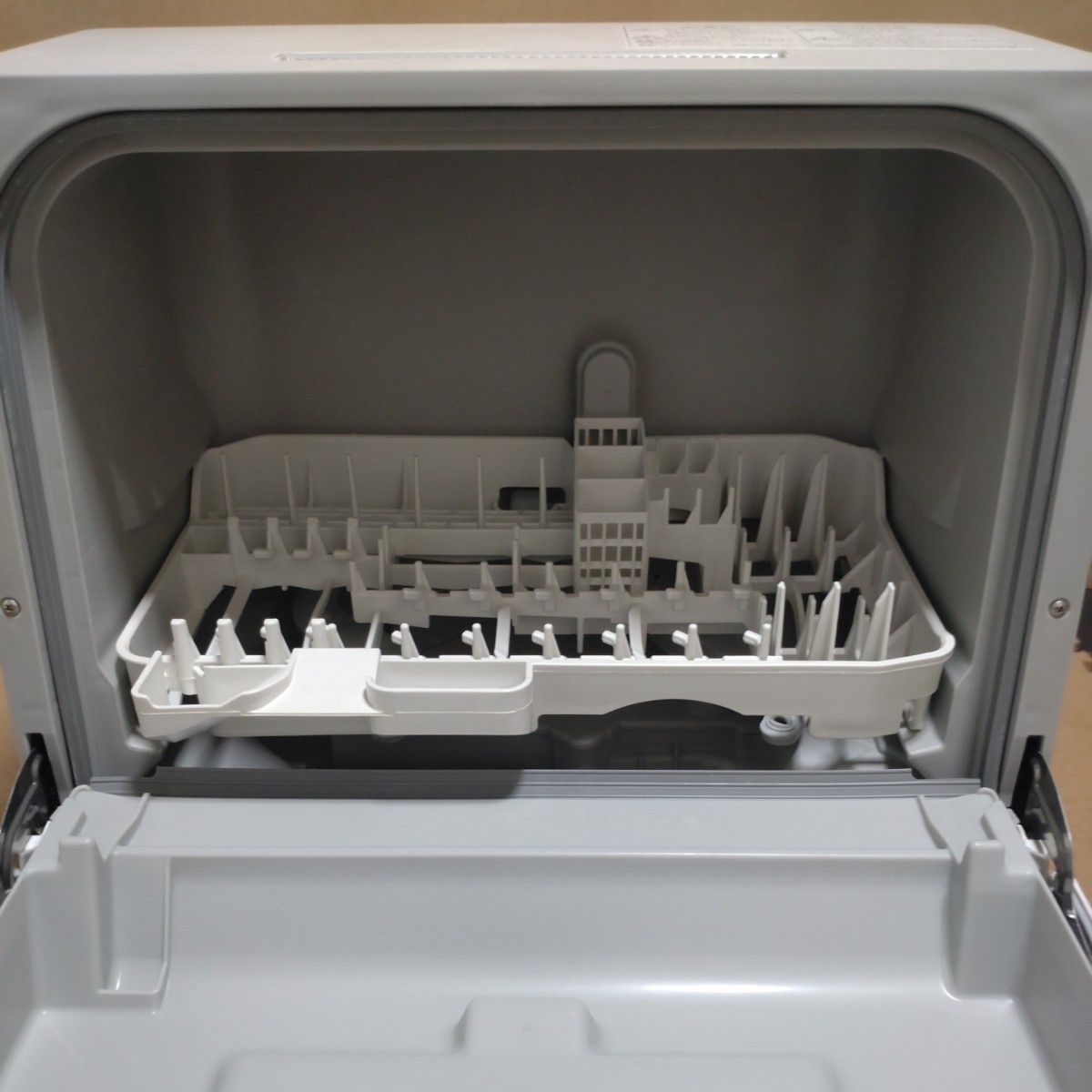 Panasonic パナソニック 電気食器洗い乾燥機 NP-TCM4-W 食洗機 据え置き 卓上 庫内容積 24L 2021年製 ホワイト 食器点数18点 通電確認済_画像8