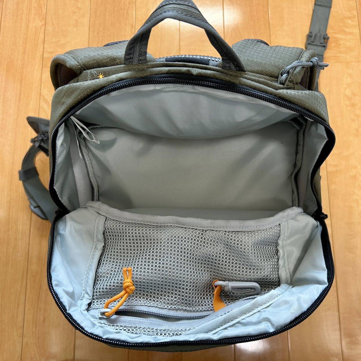 ロープロ カメラリュック Lowepro フリップサイド トレック BP450 AW_画像9