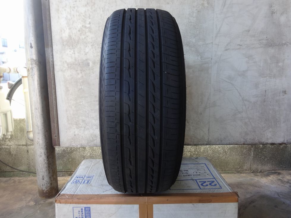 ブリヂストン REGNO GR-XⅡ 215/55R17 94V 中古タイヤ 1本 2022年 日本製_画像1