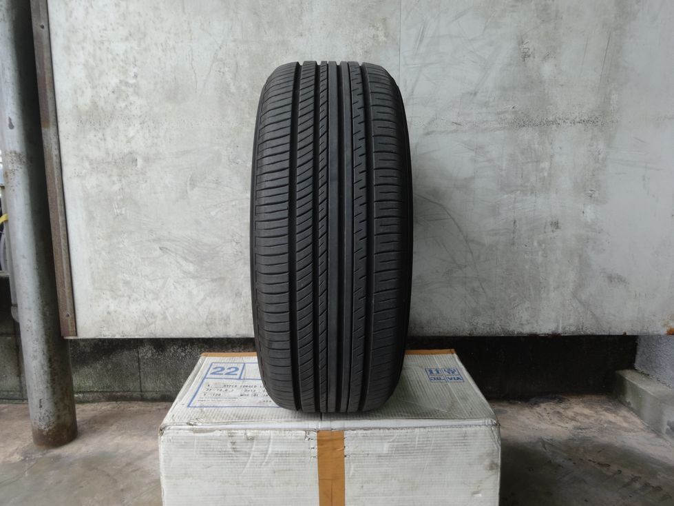 ヨコハマ ADVAN dB V552 225/55R17 97W 中古タイヤ 1本 2021年 日本製の画像1