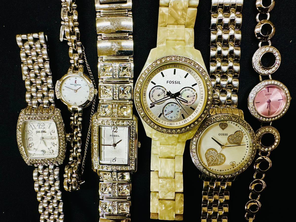 宝飾腕時計など 140本 大量 folli follie ROBERTA FOSSIL GUESS ダイアモンドクォーツ CARAVELLE等 ゴールド シルバーカラー まとめて F64_画像2
