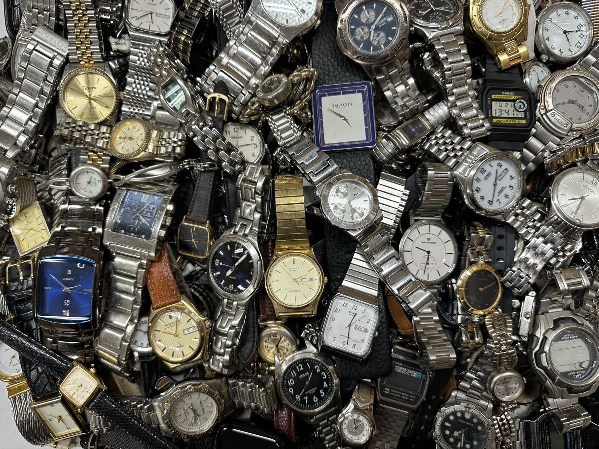 腕時計 大量 約 18kg セット まとめて 時計 SEIKO ARMANI COACH CITIZEN CASIO MARIO VALENTINO FOSSIL REGUNO NIXON 等 ジャンク F79_画像4