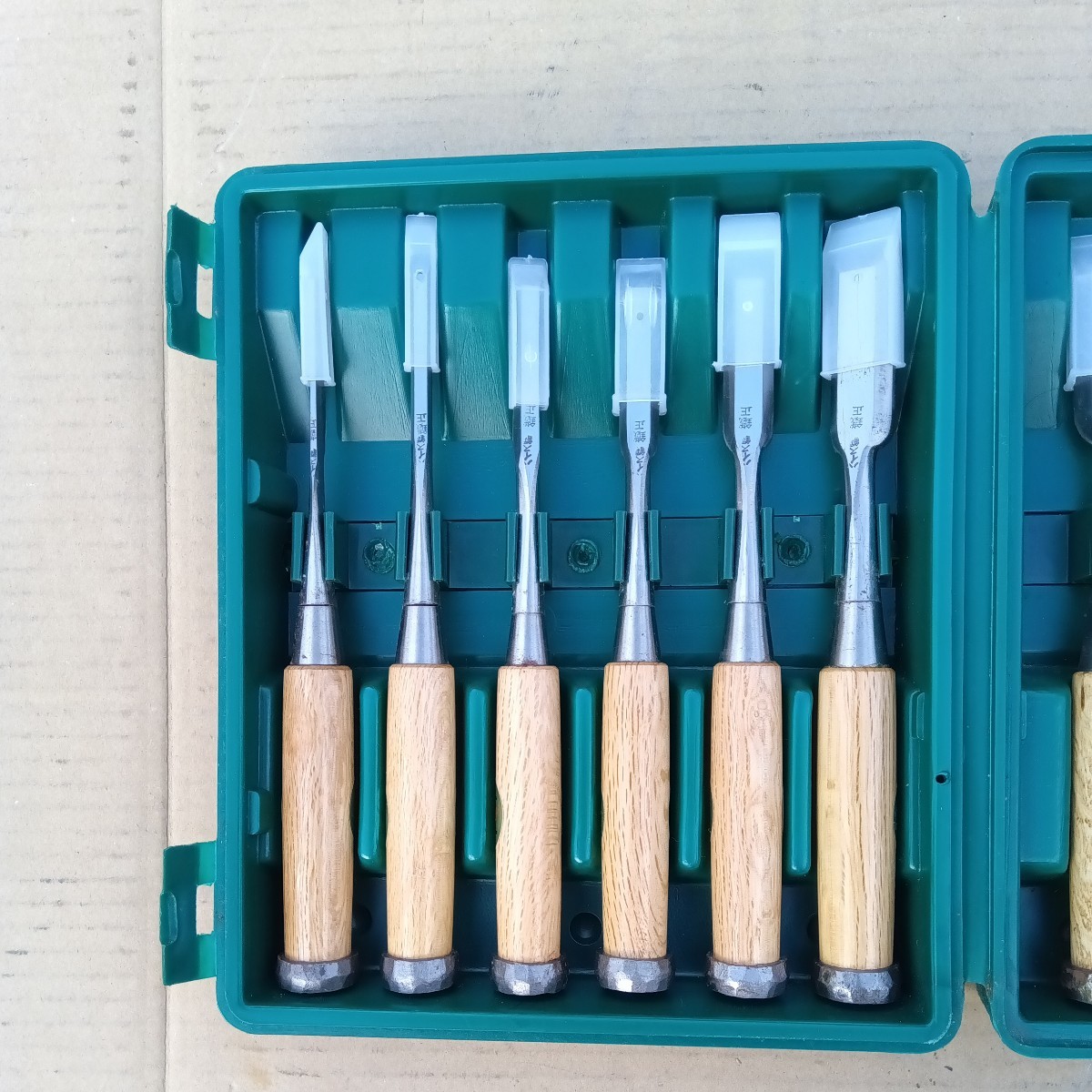  great special price!!! * price cut 26000 jpy * blue .. regular work is chair steel tree pattern only . 10 pcs set carpenter's tool 