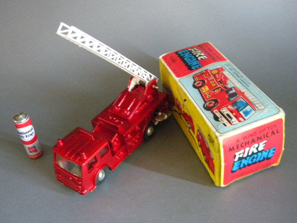 当時物 ★★FIRE ENGINE 消防車 梯子車 YONE 日本製 !! ゼンマイ走行 作動良好 はしご昇降 旧車「定形外/LP可」★★未使用デッドストック 1_画像3