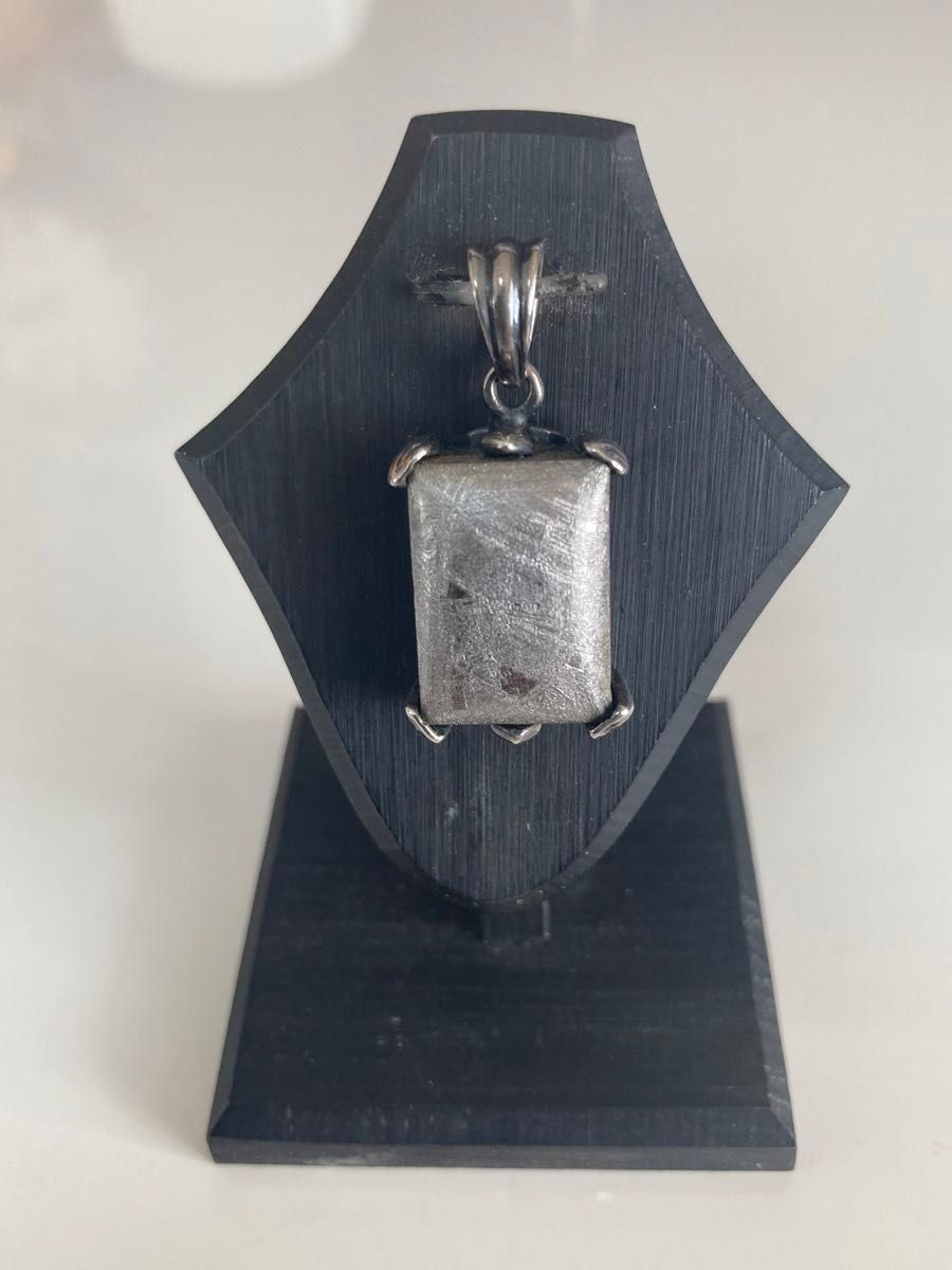 ペンダントトップ ギベオン 隕石 ナミビア ポリッシュ加工　シルバー 925 純銀