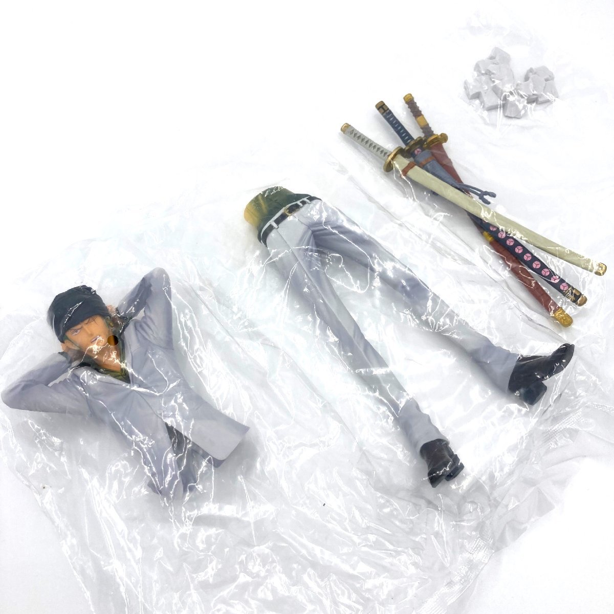 未使用品 ワンピース KING OF ARTIST フィギュア ロロノア・ゾロ 限定 ホワイト white & purple ver. RORONOA ZORO_画像2