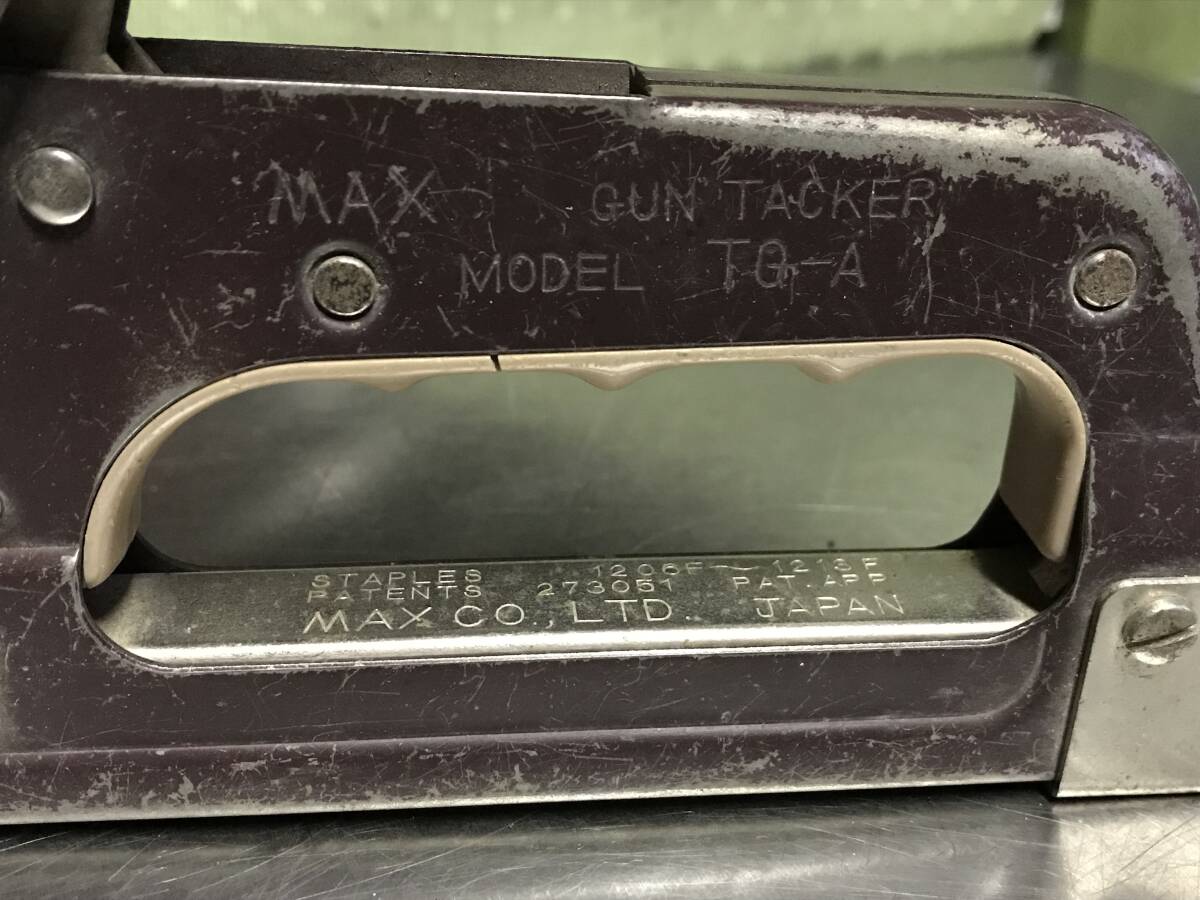 ②MAX Max [TG-A] сделано в Японии скобкозабивной пистолет, рукоятка mataka( б/у товар )DIY Pro покраска преобразование удар включая инструмент 