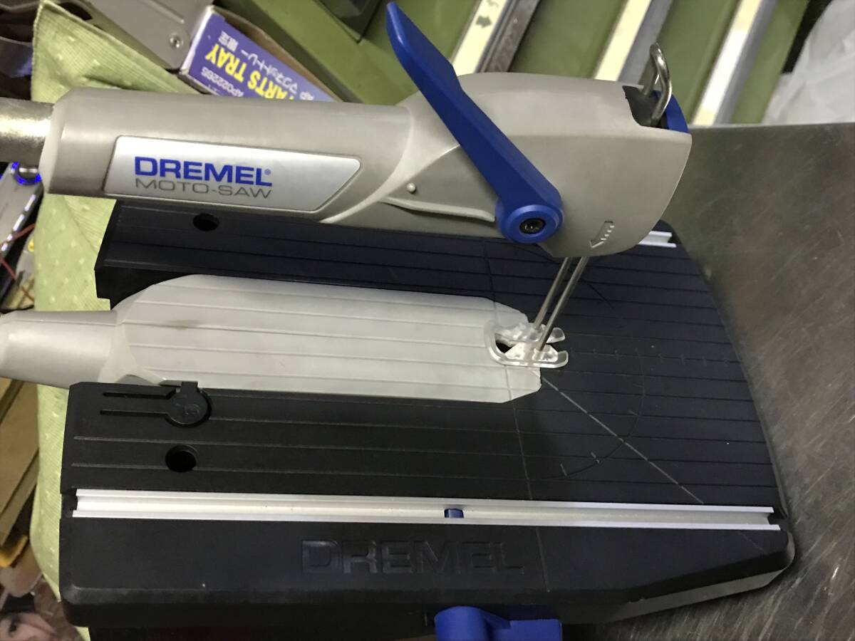 外装良好なＤＲＥＭＥＬ(ドレメル) 万能糸のこ MOTO-SAW/木材バルサ軟鋼版など（中古品、通電ok）日曜大工木工DIY電動工具プロ趣味_画像9