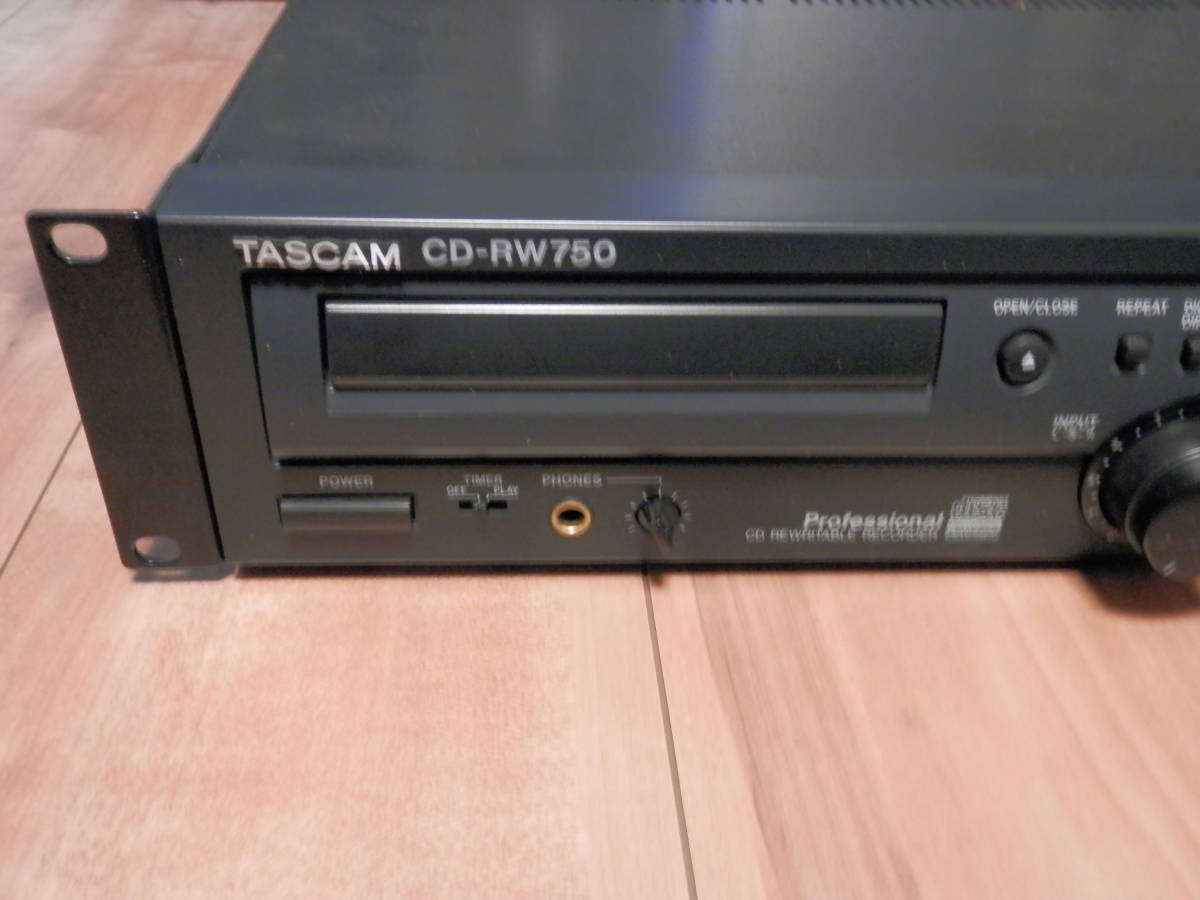TASCAM　CD-RW750中古、ジャン品です。_画像2