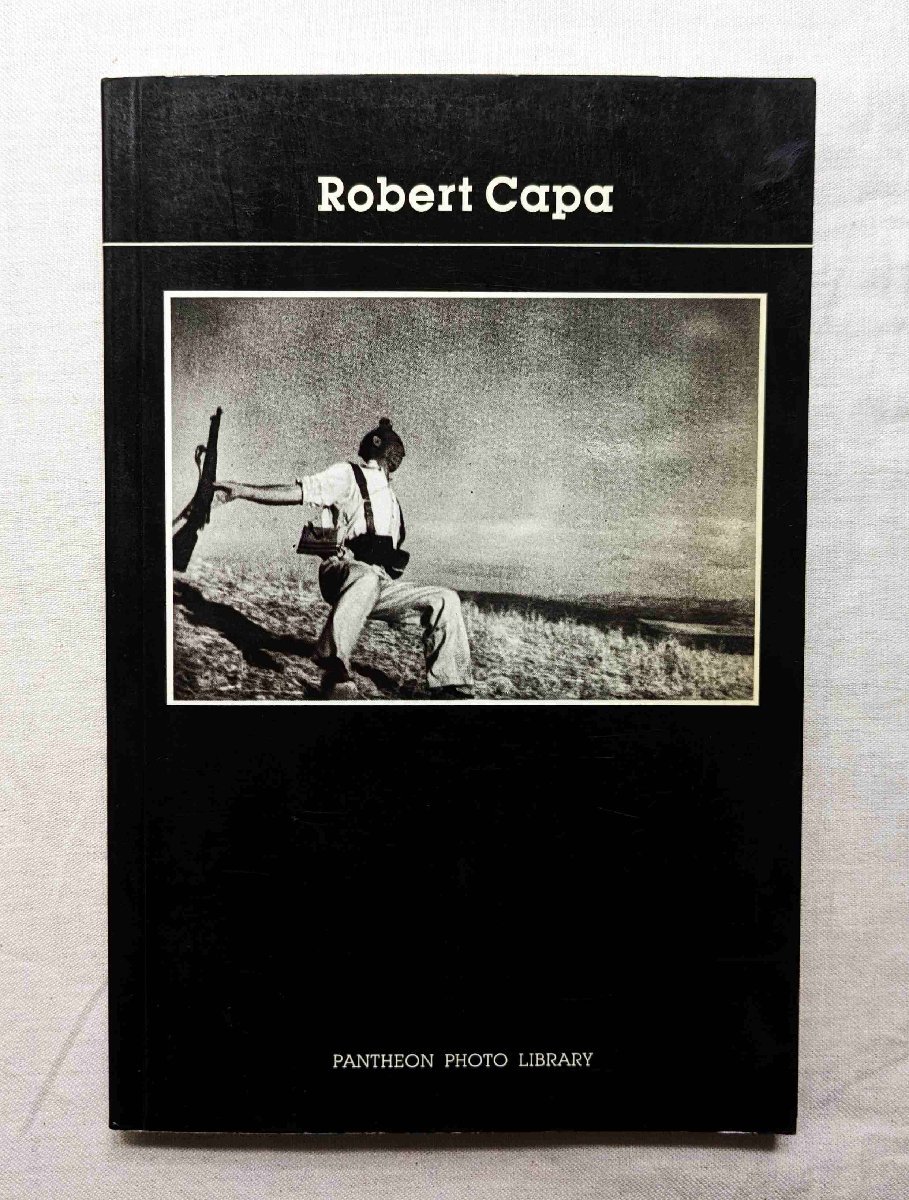 ロバート・キャパ Robert Capa 洋書写真集 マグナムフォト_画像1