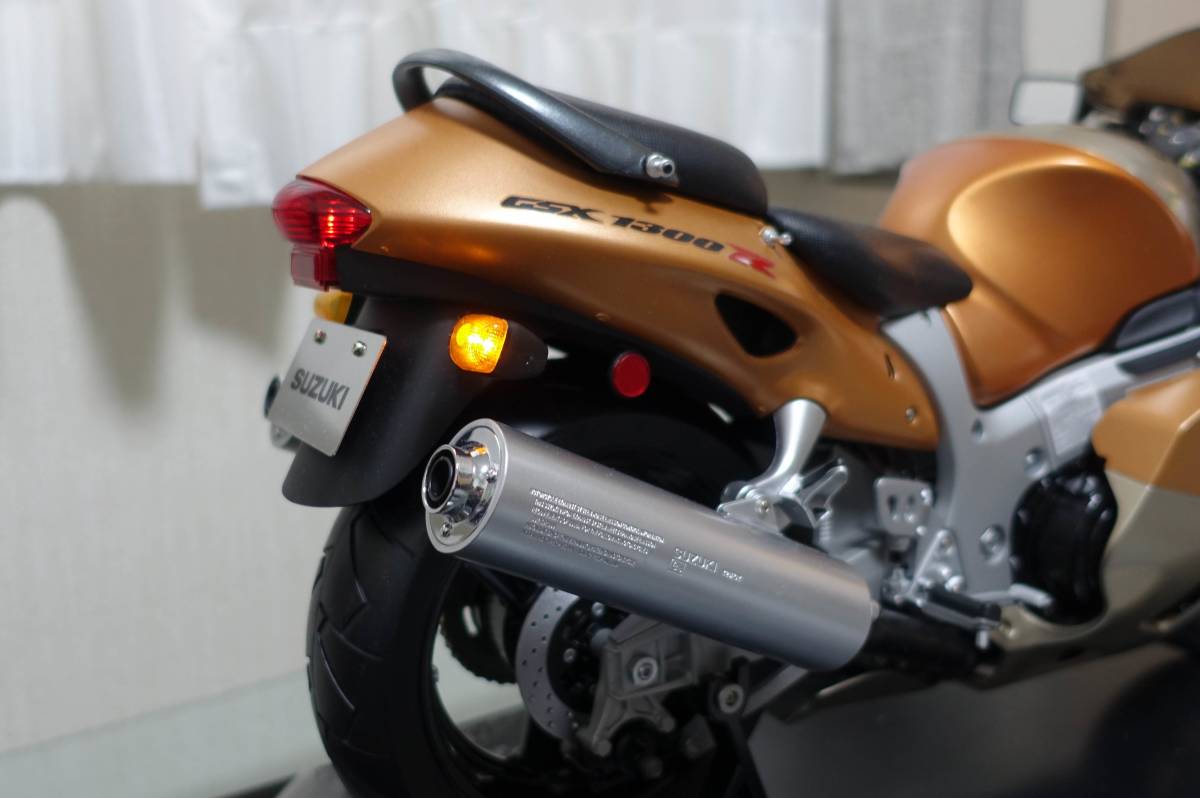 週刊スズキ ハヤブサ GSX1300R デアゴスティーニ 完成品 台座 週刊スズキ ハヤブサ GSX1300R デアゴスティーニ 完成品 台座