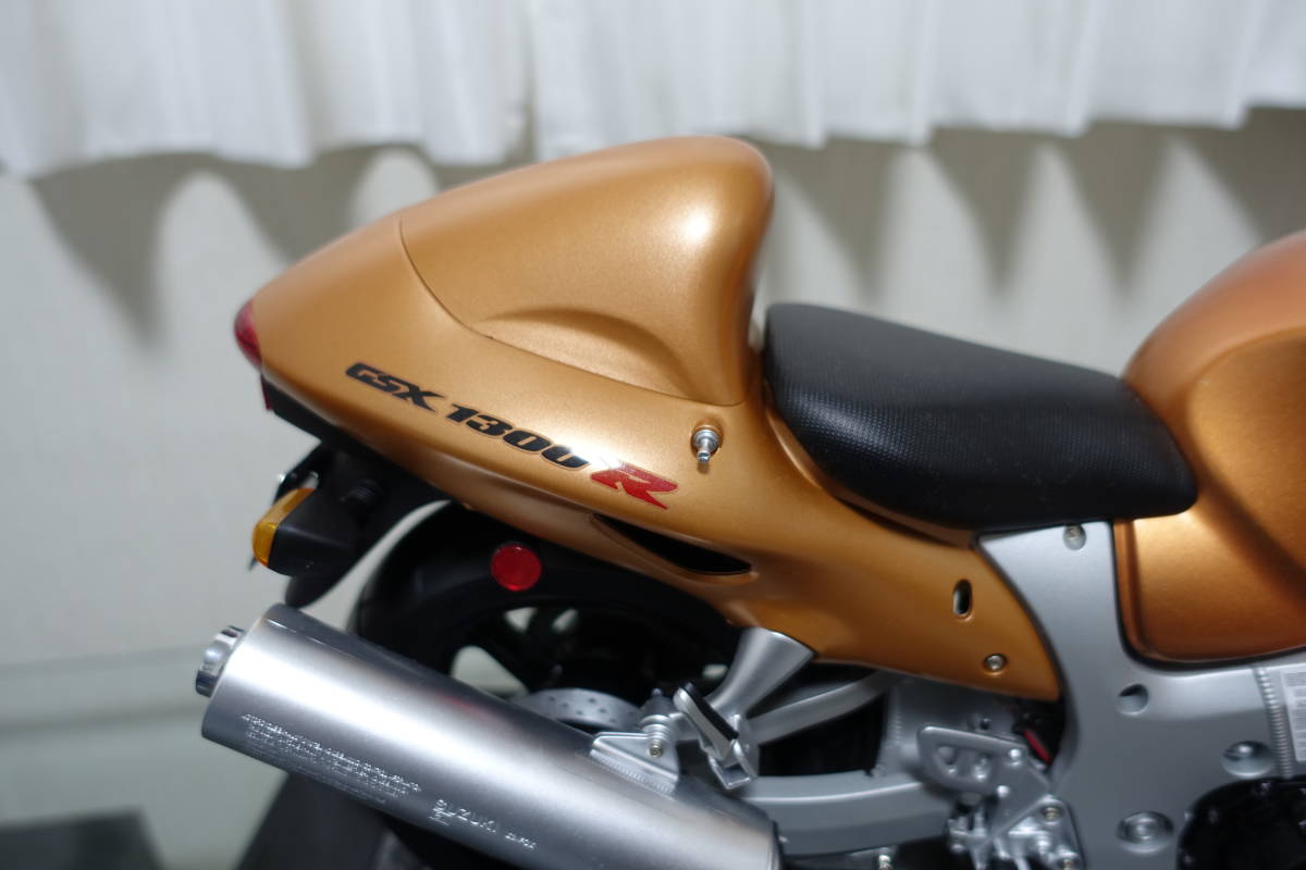 週刊スズキ ハヤブサ GSX1300R デアゴスティーニ 完成品 台座 週刊スズキ ハヤブサ GSX1300R デアゴスティーニ 完成品 台座