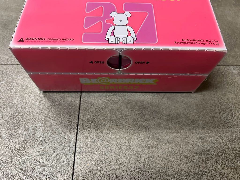 劇レア 未開封保存品 Be@rbrick 100% SERIES 37 1BOX シリーズ 37 ベアブリック100%_画像2