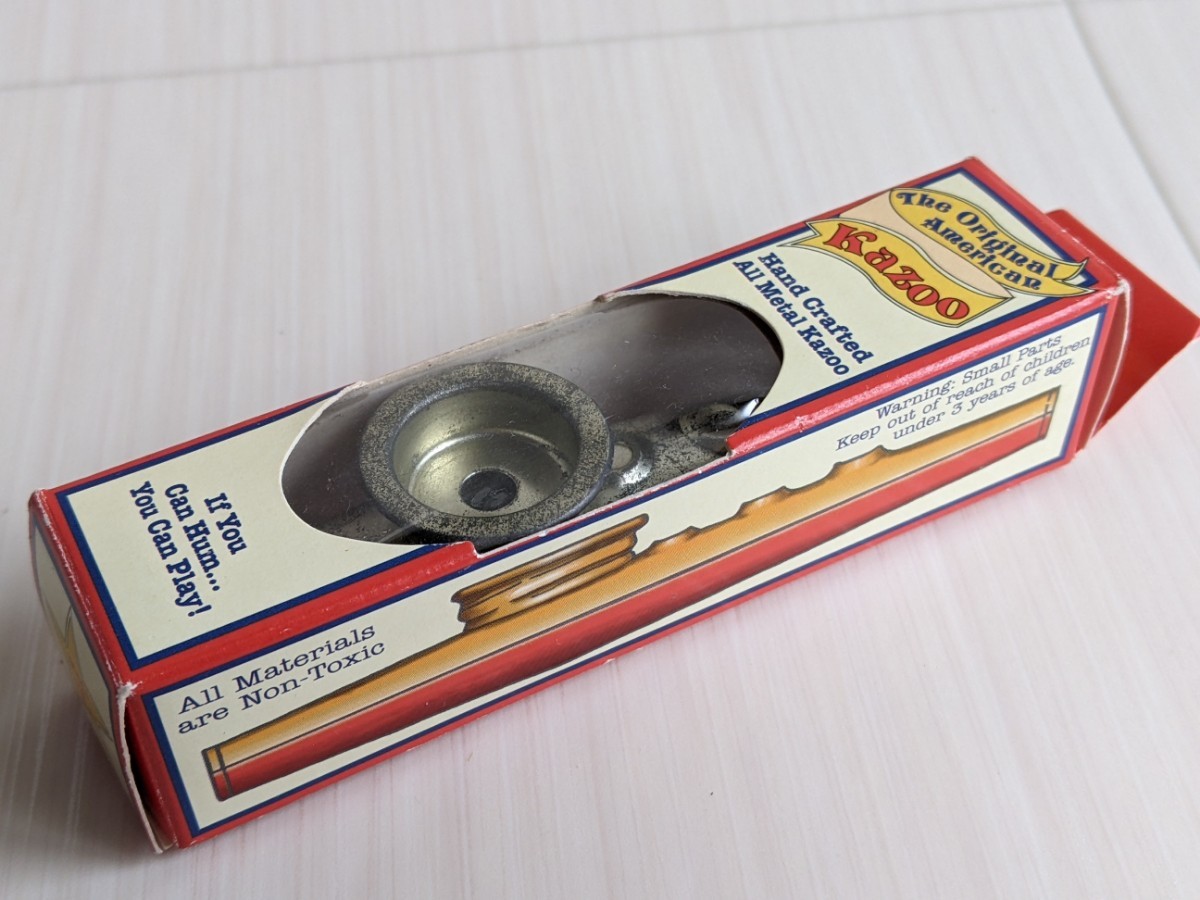 アメリカ製 カズ カズー Kazoo 管楽器 金属製 喋りながら吹くと膜が振動して独特の音が出る らしい made in U.S.A. KG-50の画像1