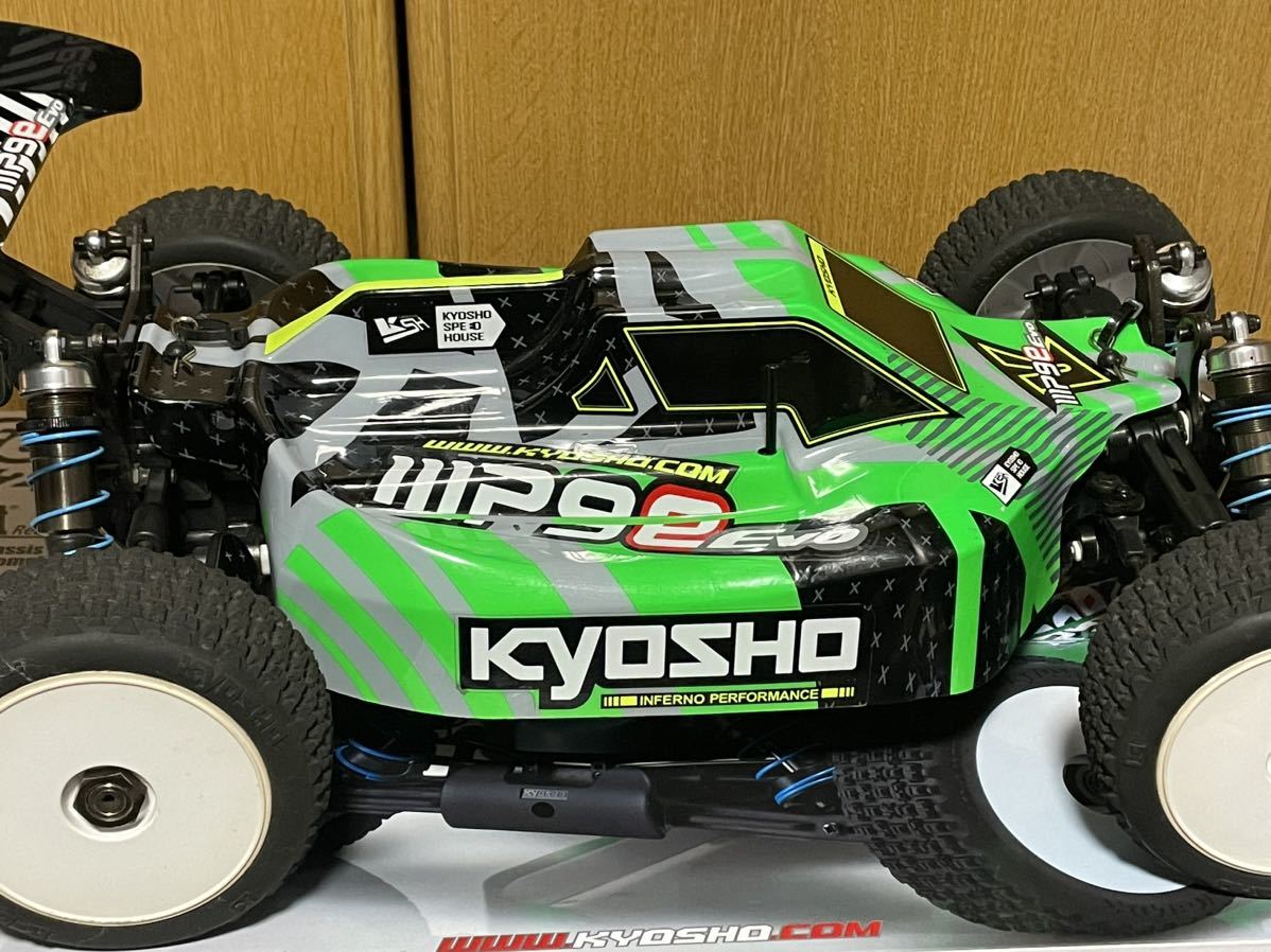京商 インファーノ レディセット MP9e EVO V2 電動RC 1/8 バギー 京商 インファーノ レディセット MP9e EVO V2 電動RC 1/8 バギー