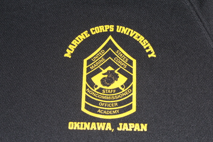 沖縄米軍使用 MARINE CORPS UNIVERSITY FACULTY ADVISOR プリント 半袖Tシャツ S 中古 トレーニング用_画像3