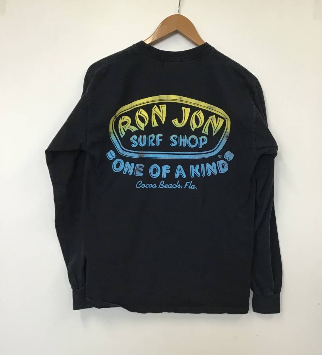 ［ H 150］RON JON ロンジョン 長袖 Tシャツ ロンT バックプリント Mサイズ サーフィン サーファー トップス 1スタ アメリカ古着 古着卸_画像2