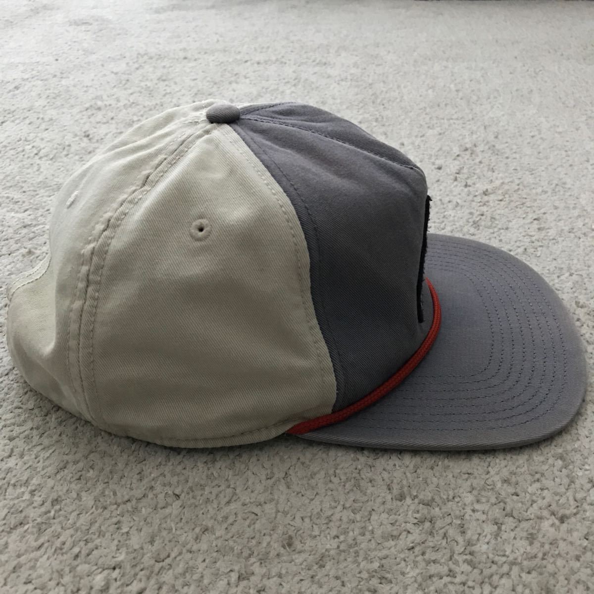 BURTON バートン CAP キャップ 帽子 グレー/ベージュ 2019年 スナップバックキャップ ロゴワッペンの画像2