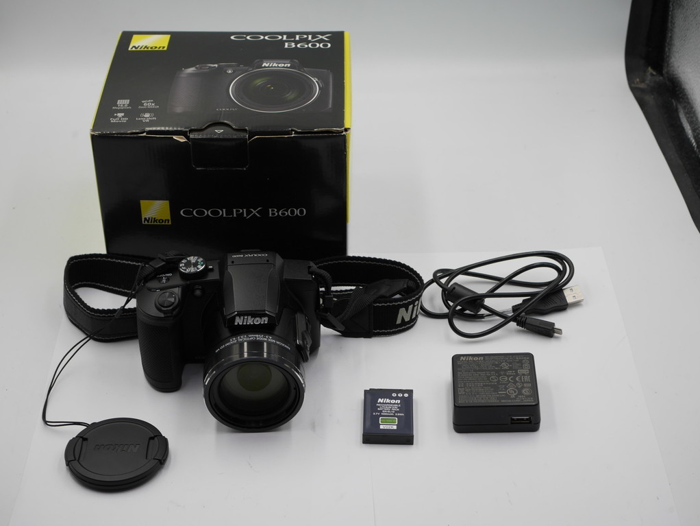 超美品●ニコン COOLPIX B600●デジタルカメラ クールピクス 1600万画素 60倍ズーム_画像1