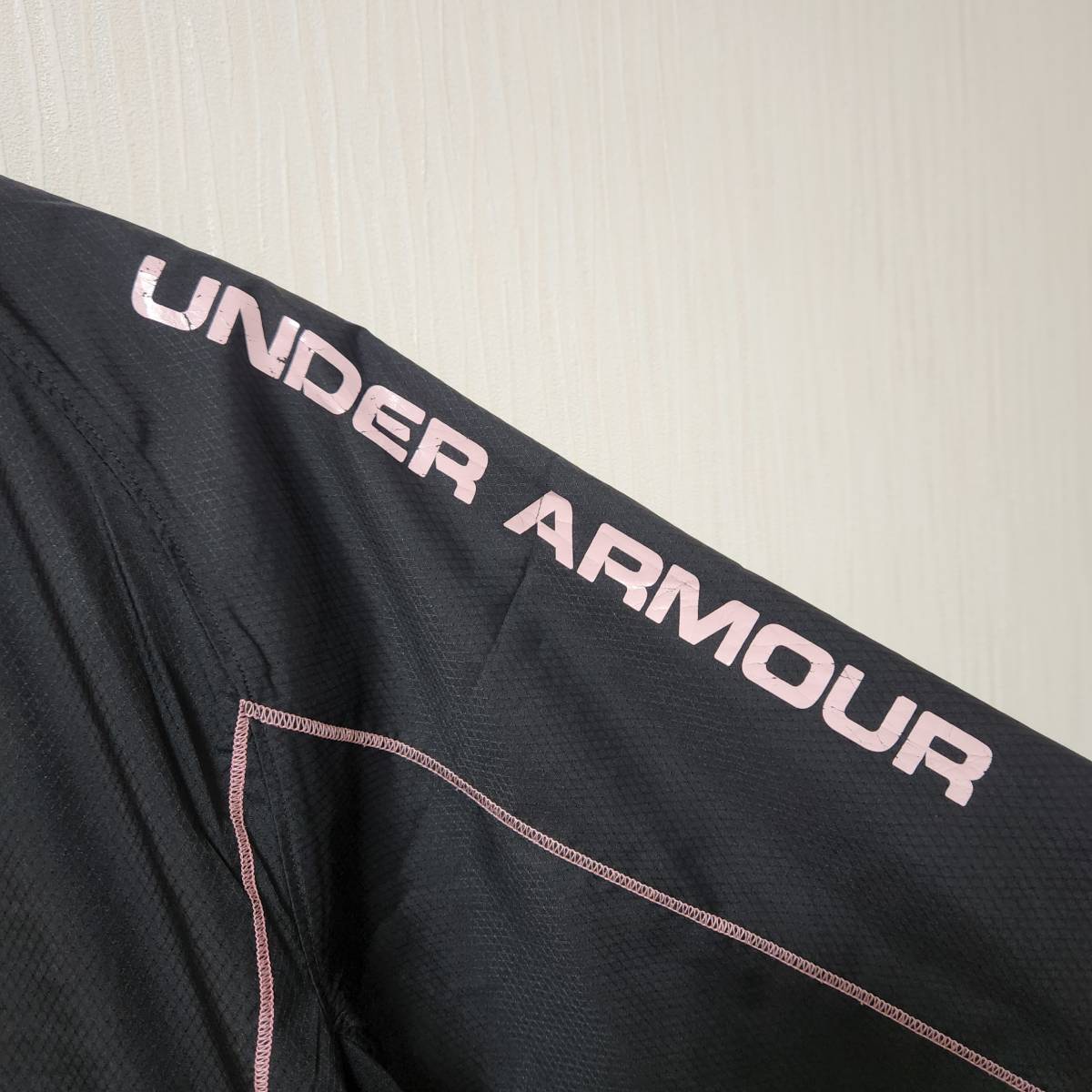 UNDER ARMOUR アンダーアーマーベースボール ウインドブレーカージャケット 薄手 黒×ピンク メンズXLサイズ スポーツウェア 野球_画像3