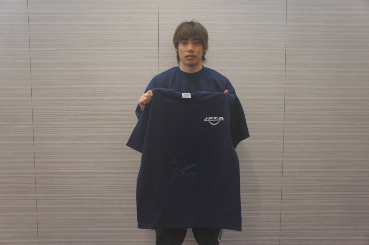 [ charity ]. higashi original .( abroad ) autographed T-shirt 017