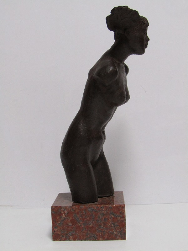 AB17-5735[VOX] 鈴木吾郎 ブロンズ 彫刻 裸婦像 高さ33.5cm 大理石台 重さ4.9kg_画像3