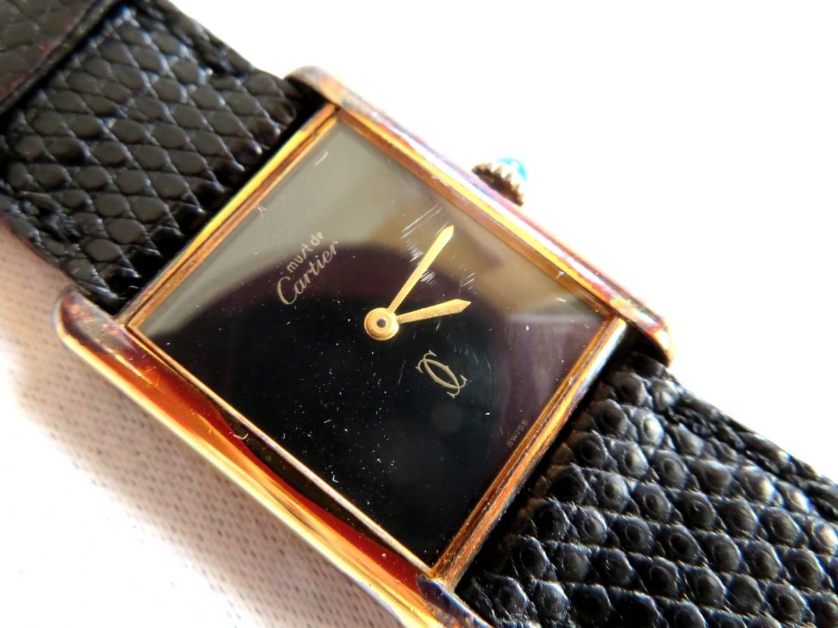 ●【ト足】Caltier カルティエ クオーツ 腕時計 メンズ 男性 ブラック文字盤 レザーベルト 箱付き CA003ZZG24_画像1