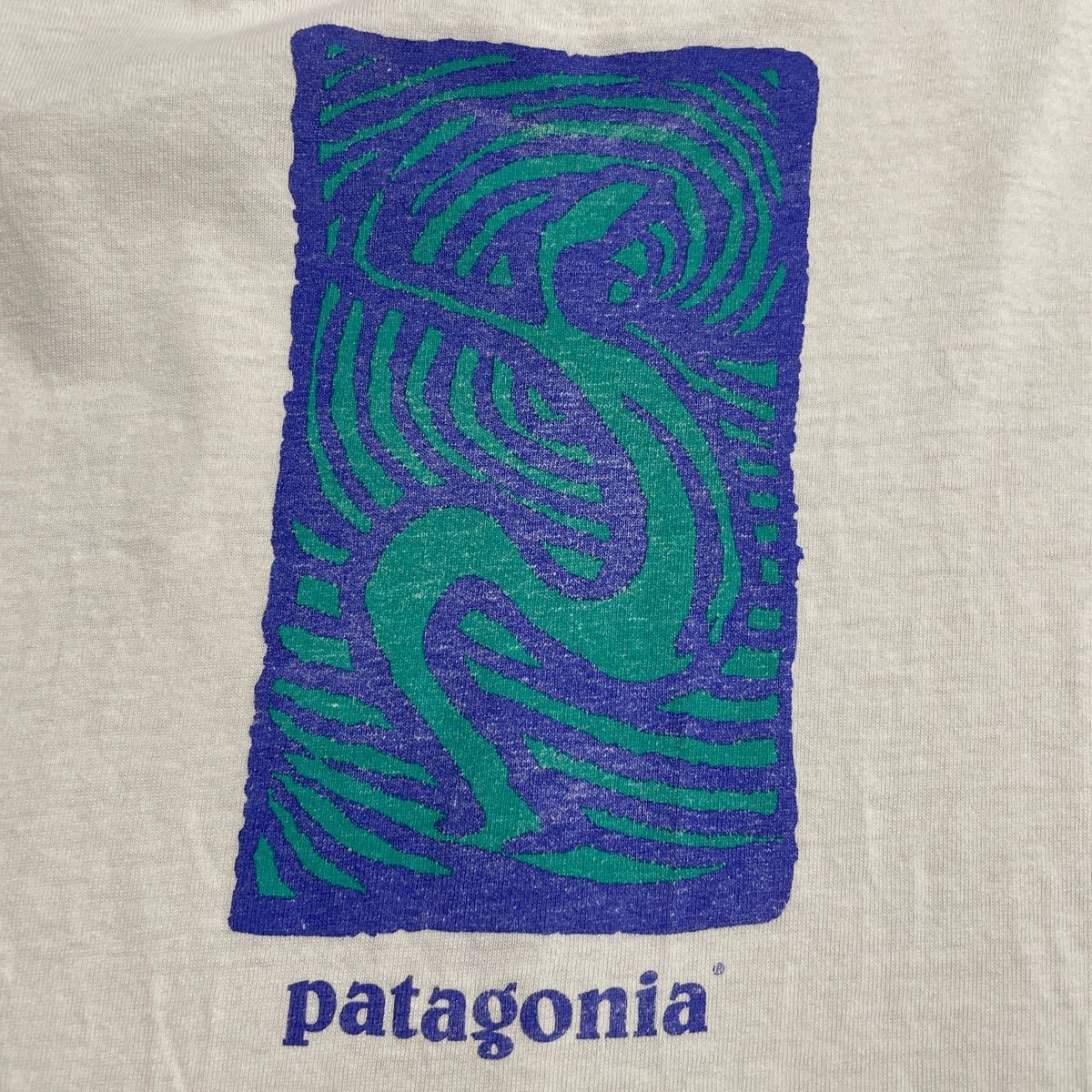 90s USA製 パタゴニア patagonia 長袖 プリントTシャツ 白 ホワイト ビンテージ vintage Mサイズ 色変色してます（洗濯済み 穴多数あり_画像1