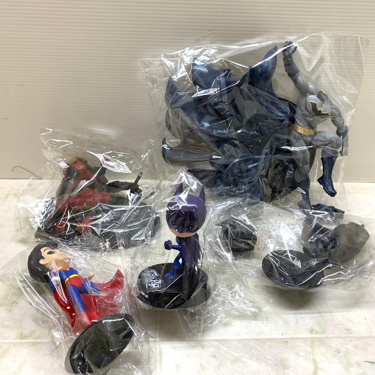 MIN【現状渡し品】 MSMO 箱なし MARVELフィギュアまとめ バッドマン・スーパーマン他 〈55-240207-YF-23-MIN〉_画像1