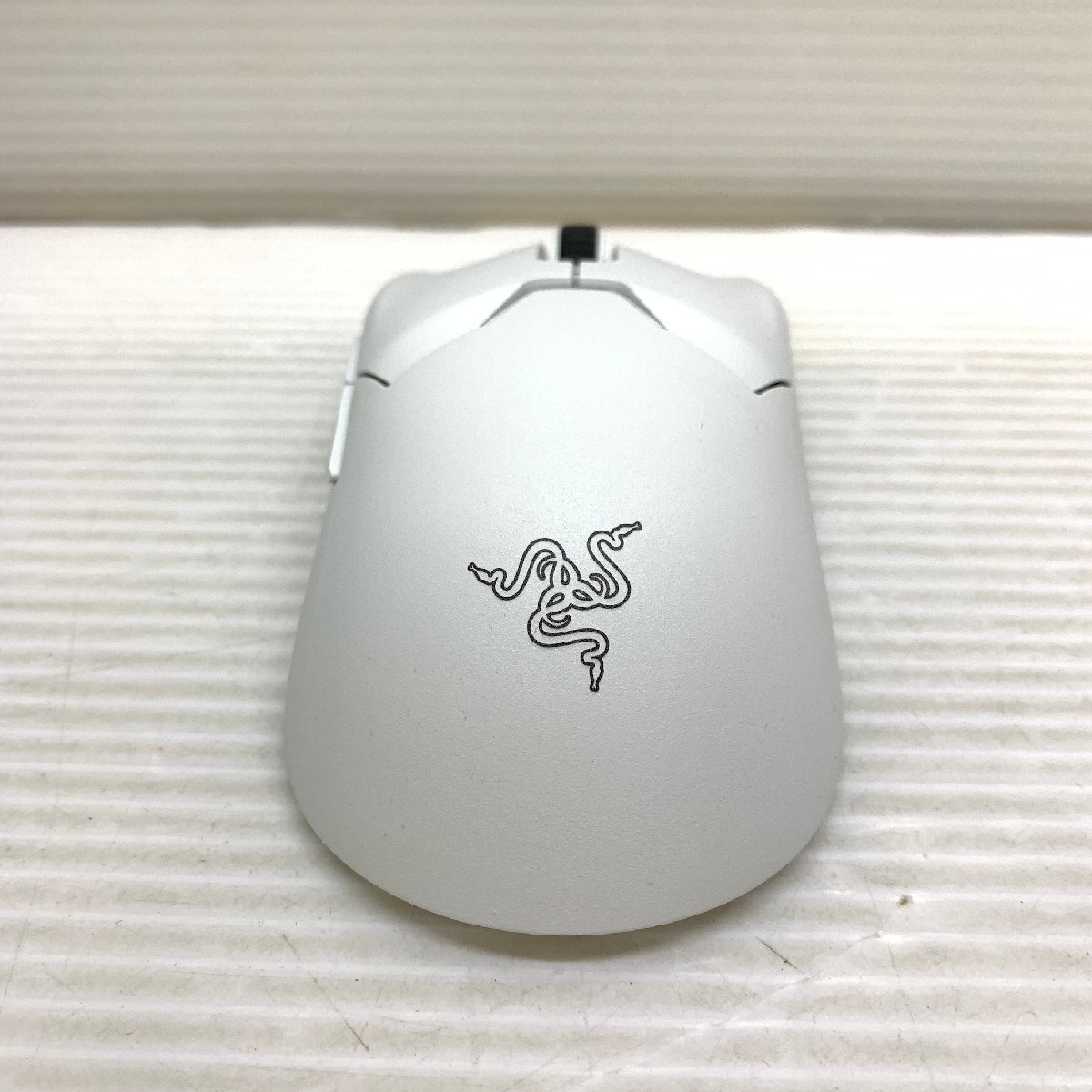 MIN【中古美品】 MSMK Razer ゲーミングワイヤレスマウス Viper V2 Pro white Edition RZ-01-04390200-R3A1 〈88-240219-ME-22-MIN〉_画像4