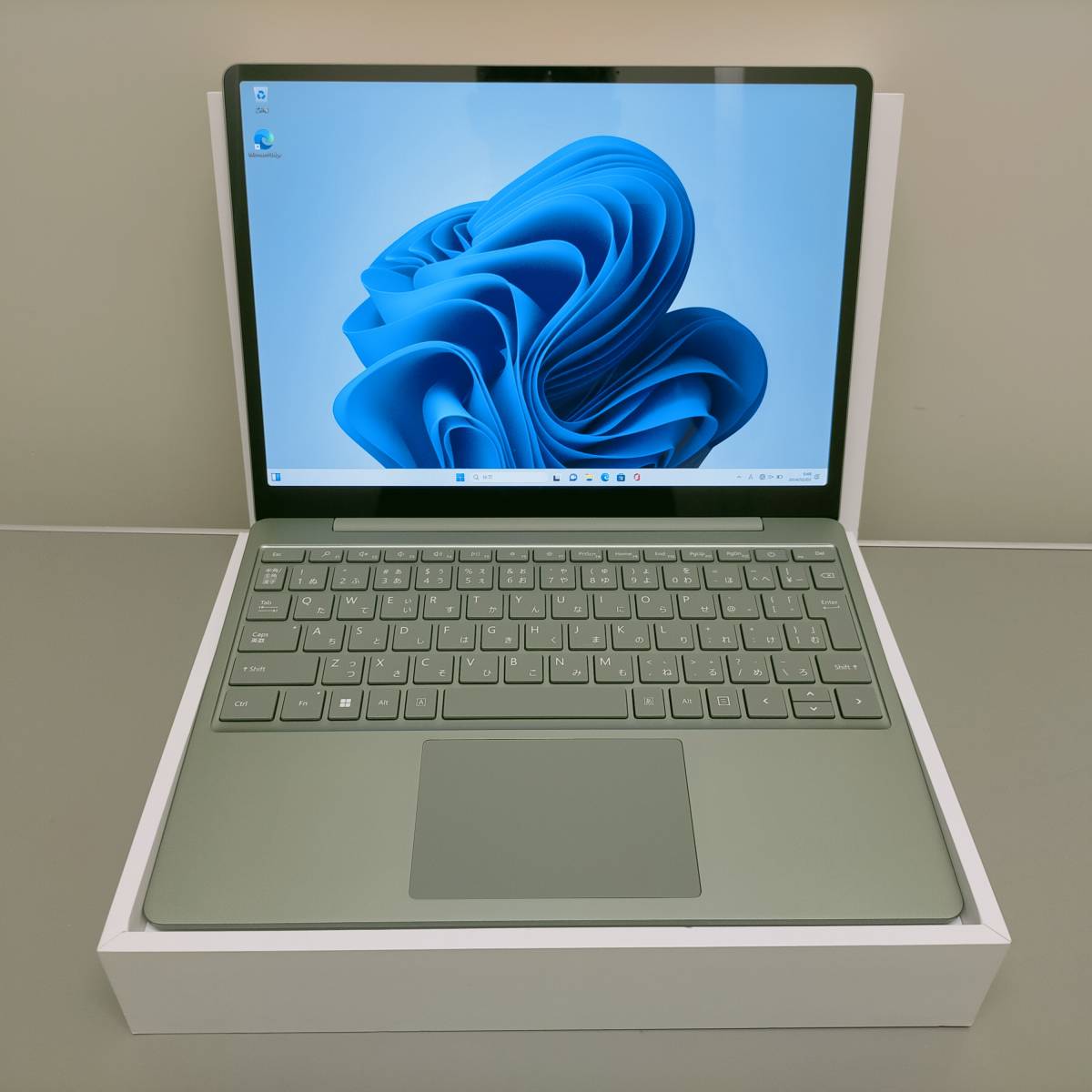 ★美品★ マイクロソフト Surface Laptop Go 2 セージ (12.4/Core i5/8GB/SSD128GB/Office無) KN800007 2628_画像1