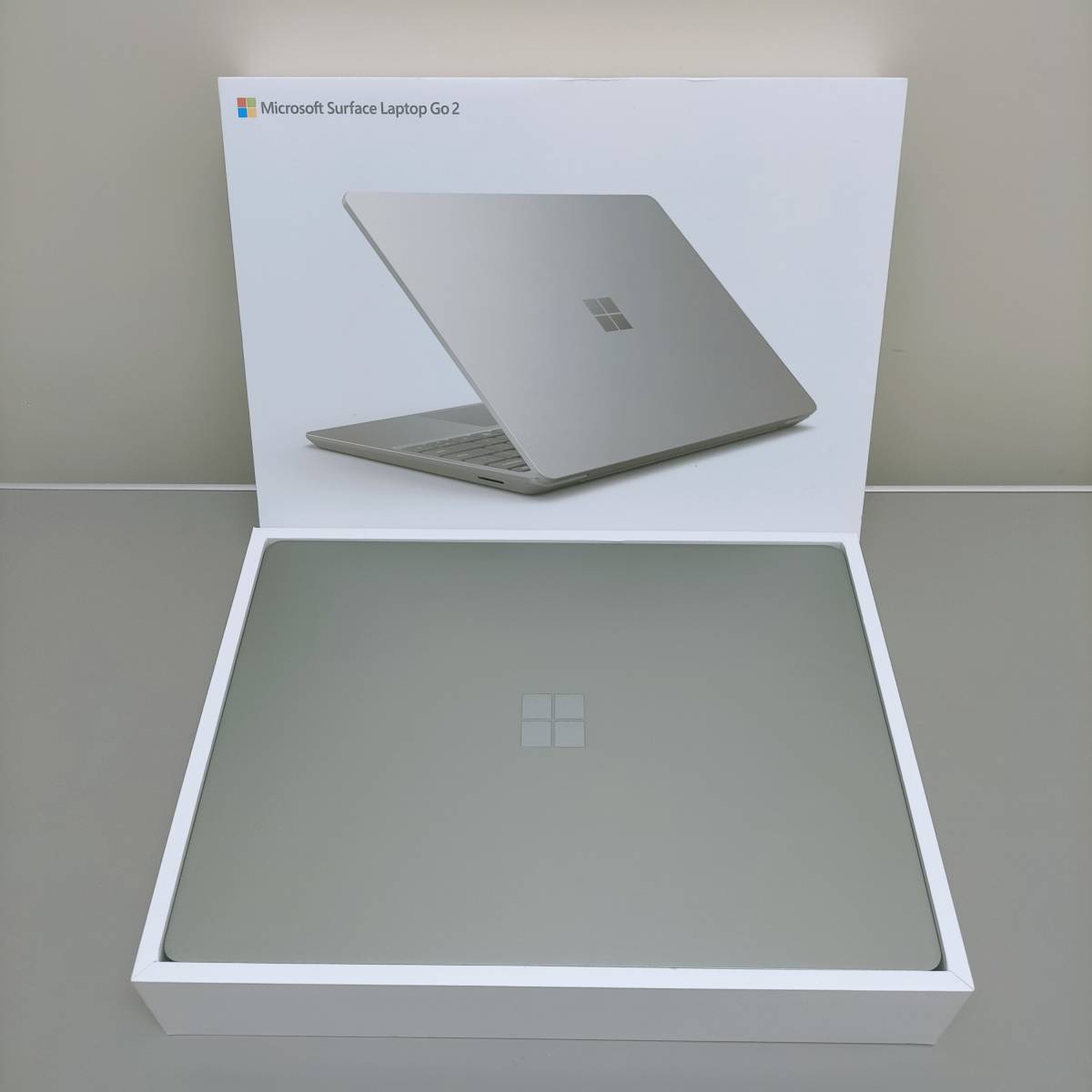 ★美品★ マイクロソフト Surface Laptop Go 2 セージ (12.4/Core i5/8GB/SSD128GB/Office無) KN800007 2178_画像2