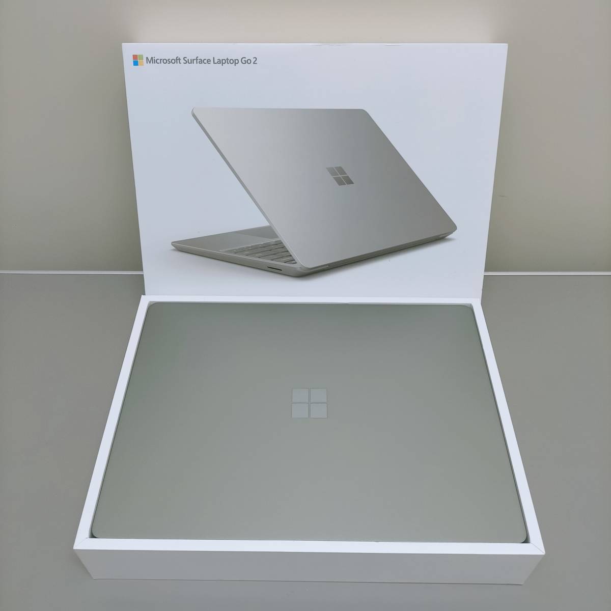 ★美品★ マイクロソフト Surface Laptop Go 2 セージ (12.4/Core i5/8GB/SSD128GB/Office無) KN800007 2246_画像2