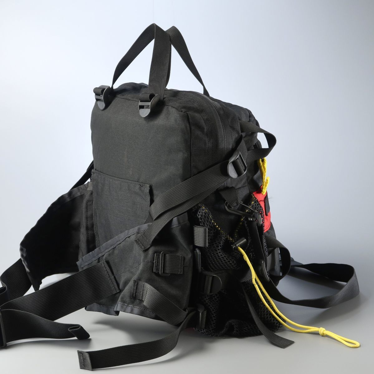 TH1034：90s*USA製*MOUNTAIN SMITH/マウンテンスミス*DAY PACK/デイパック*ウエストバッグ*ハンドバッグ*鞄*ブラック×レッド_画像4