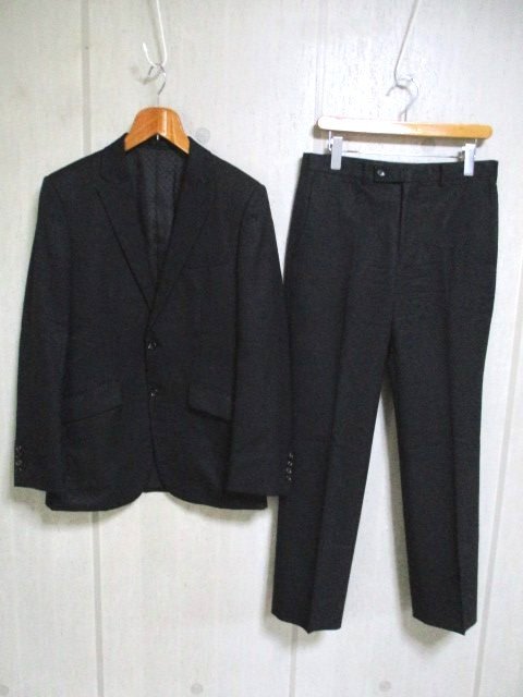 f38　タケオキクチ　TAKEO KIKUCHI　2釦スーツ　黒系　10-8_画像1