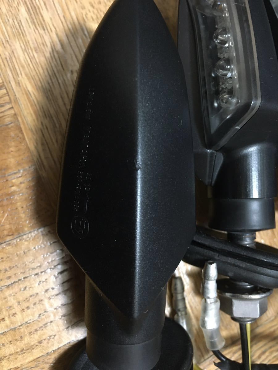 ワイズギア LEDウインカー ブラック 汎用品 YAMAHA ヤマハ YZF-R25 YZF-R3 YZF-R7 MT-25 MT-03 MT-07 MT-09 MT-10 XSR700 XSR900 _画像3