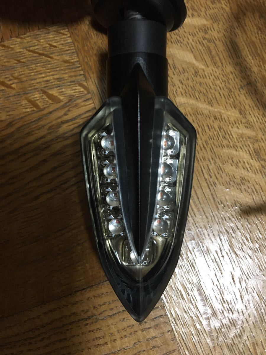 ワイズギア LEDウインカー ブラック 汎用品 YAMAHA ヤマハ YZF-R25 YZF-R3 YZF-R7 MT-25 MT-03 MT-07 MT-09 MT-10 XSR700 XSR900 _画像6