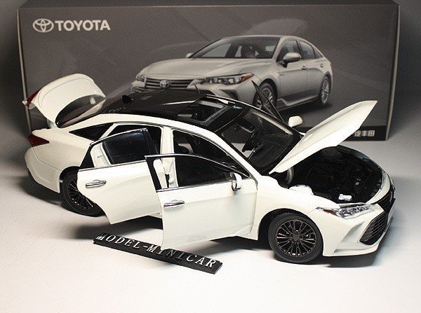 ▲新品！Toyota特注！1/18 トヨタ AVALON 白