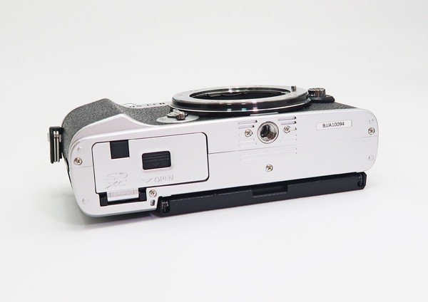 ◇美品【オリンパス】OLYMPUS PEN E-P7 14-42mm EZレンズキット ミラーレス一眼カメラ シルバー_画像3
