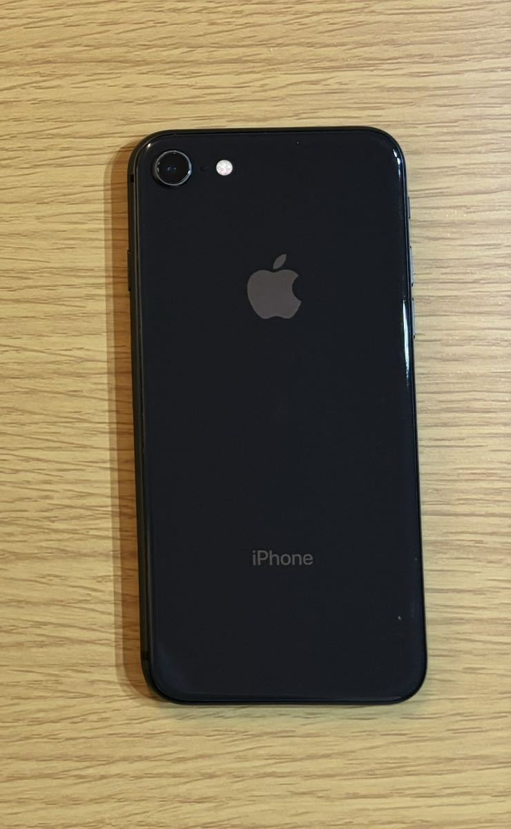 【中古】iPhone 8 64GB SIMロック解除済 スペースグレー バッテリー最大容量82％ 本体 アイフォン Apple_画像3