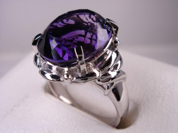 ★新品・送料無料★プラチナアメジストリング★６．９４ｃｔ★