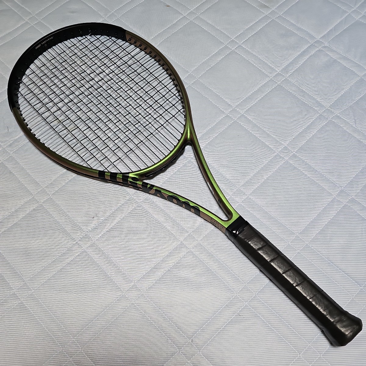 ウイルソン　ブレード98 16x19.305gV8 硬式 テニスラケット_極美品